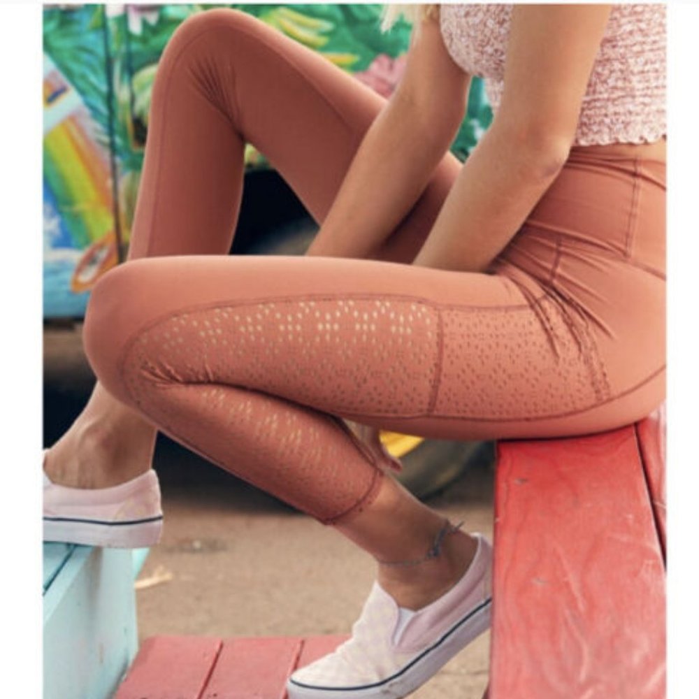 NWOT Aerie Chill Play Move Laser Cut Pocket Leggings, XXS, Rust